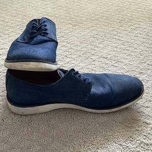 Mens Casual/Dress shoes. Size 8